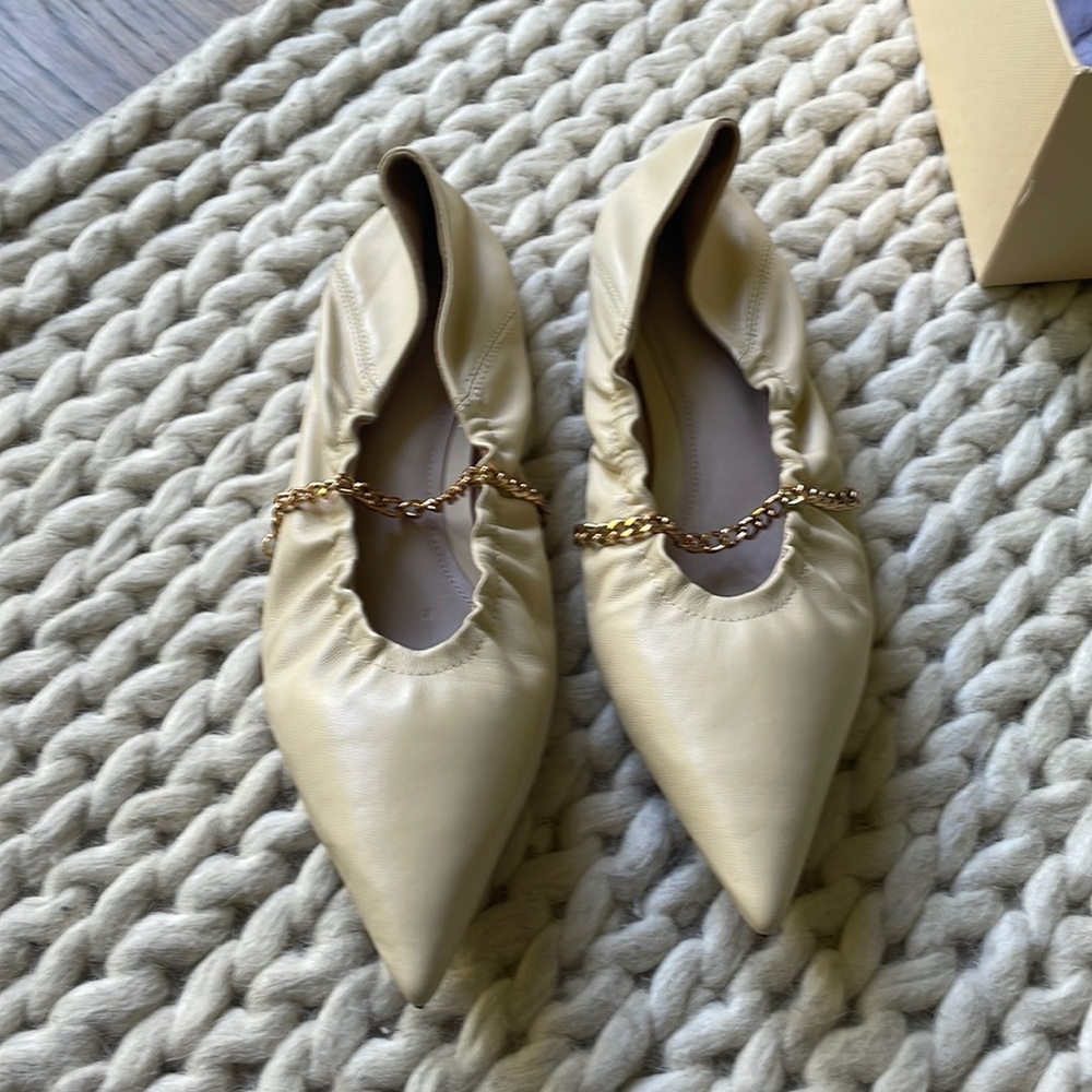 Brand new Porte & Paire Mary Janes